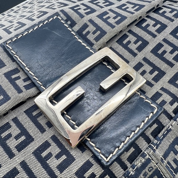 Fendi Mamma Baguette Shoulder Bag - Picture 10 of 14